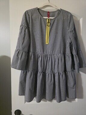 IC COLLECTION Black & White Gingham Tiered Top with Yellow Zip